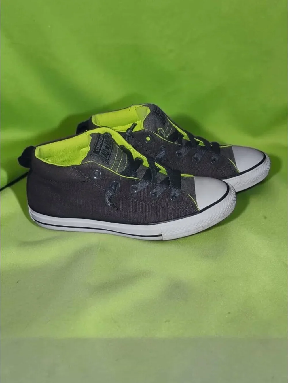 Converse Chuck Taylor All Star Mid Top Sneakers